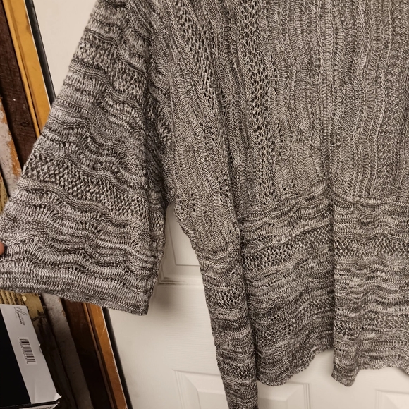 Basic Edition Sweater Cover Up 3/4 length sleeves - Picture 4 of 5